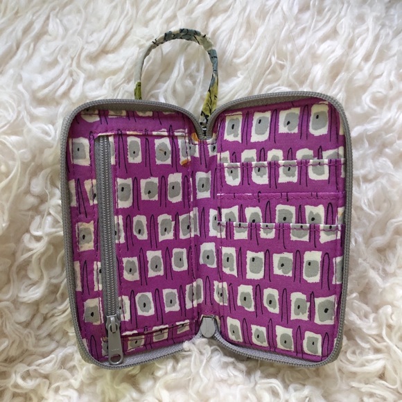 Vera Bradley Wristlet in Watercolor - Picture 2 of 2